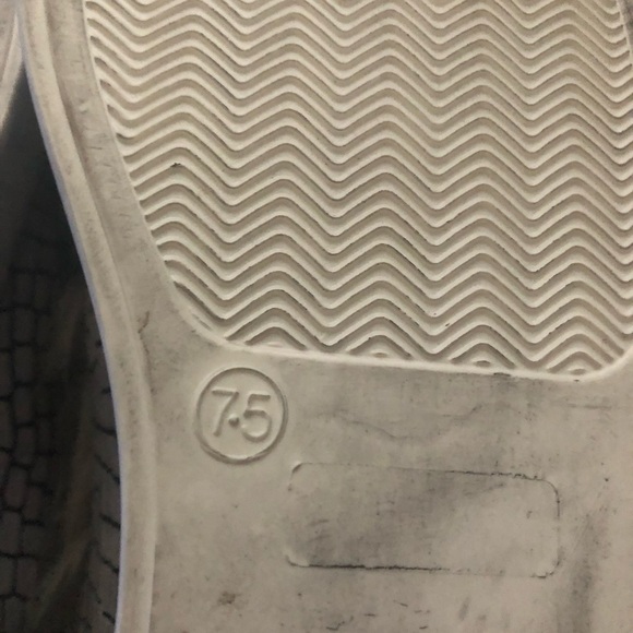 Diba True Low-top Women's White Abbot Snakeskin Embossed Sneaker. NEW!! Size 7.5 - Picture 6 of 8